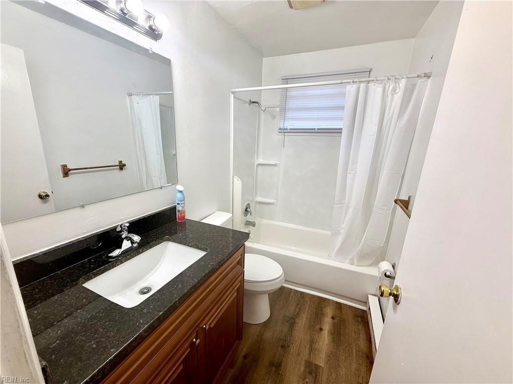 1724 Selden Avenue - Photo 7 of 8