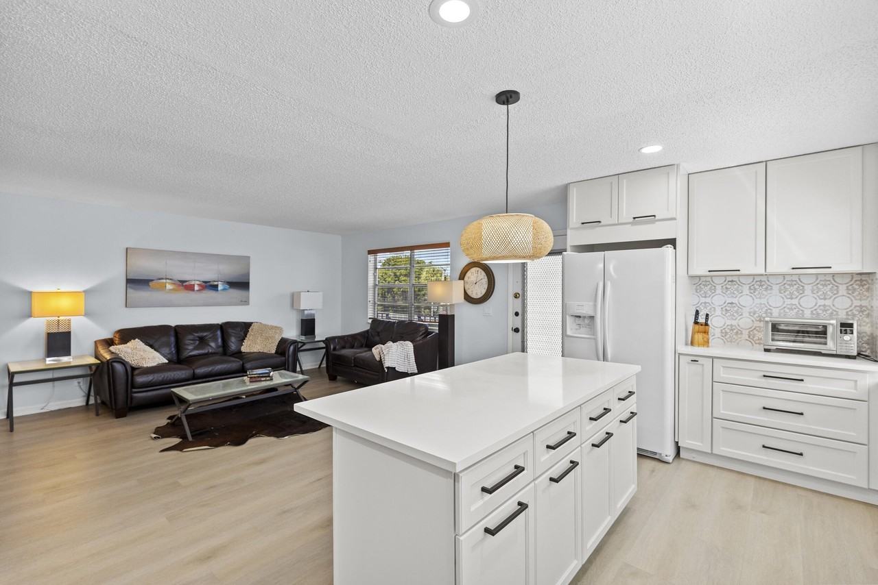 74 Normandy B - Photo 2 of 21