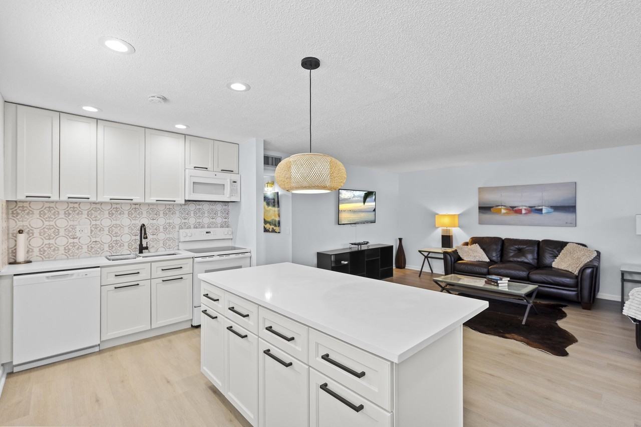 74 Normandy B - Photo 3 of 21