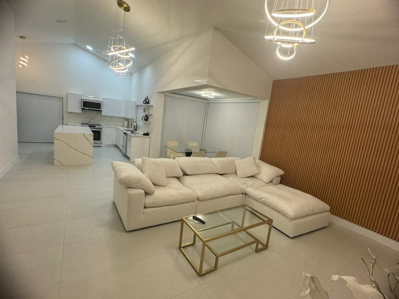 18 Selby Ln - Photo 3 of 21