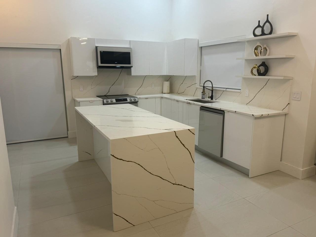 18 Selby Ln - Photo 6 of 21