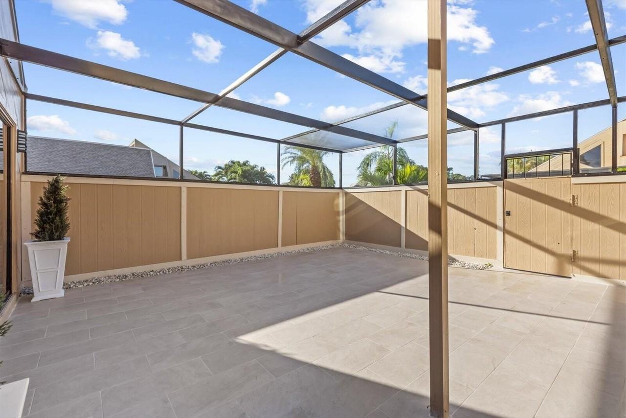 1100 Se Mitchell Ave #103 - Photo 4 of 39