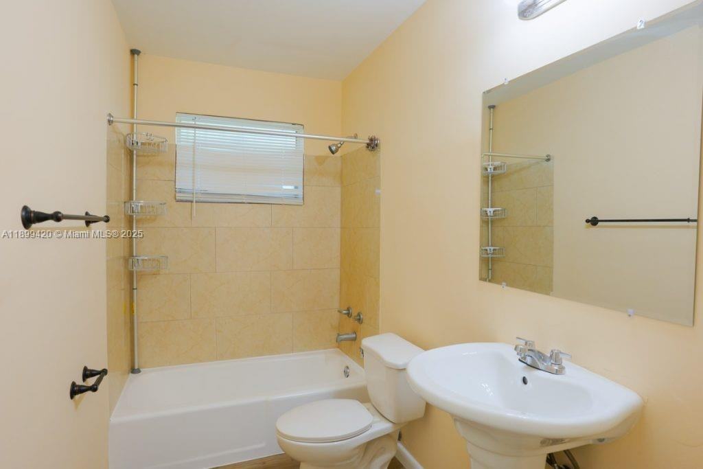 135 Nw 208th St #135 - Photo 6 of 8