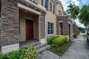 17062 Sw 95th Ter - Photo 1 of 1