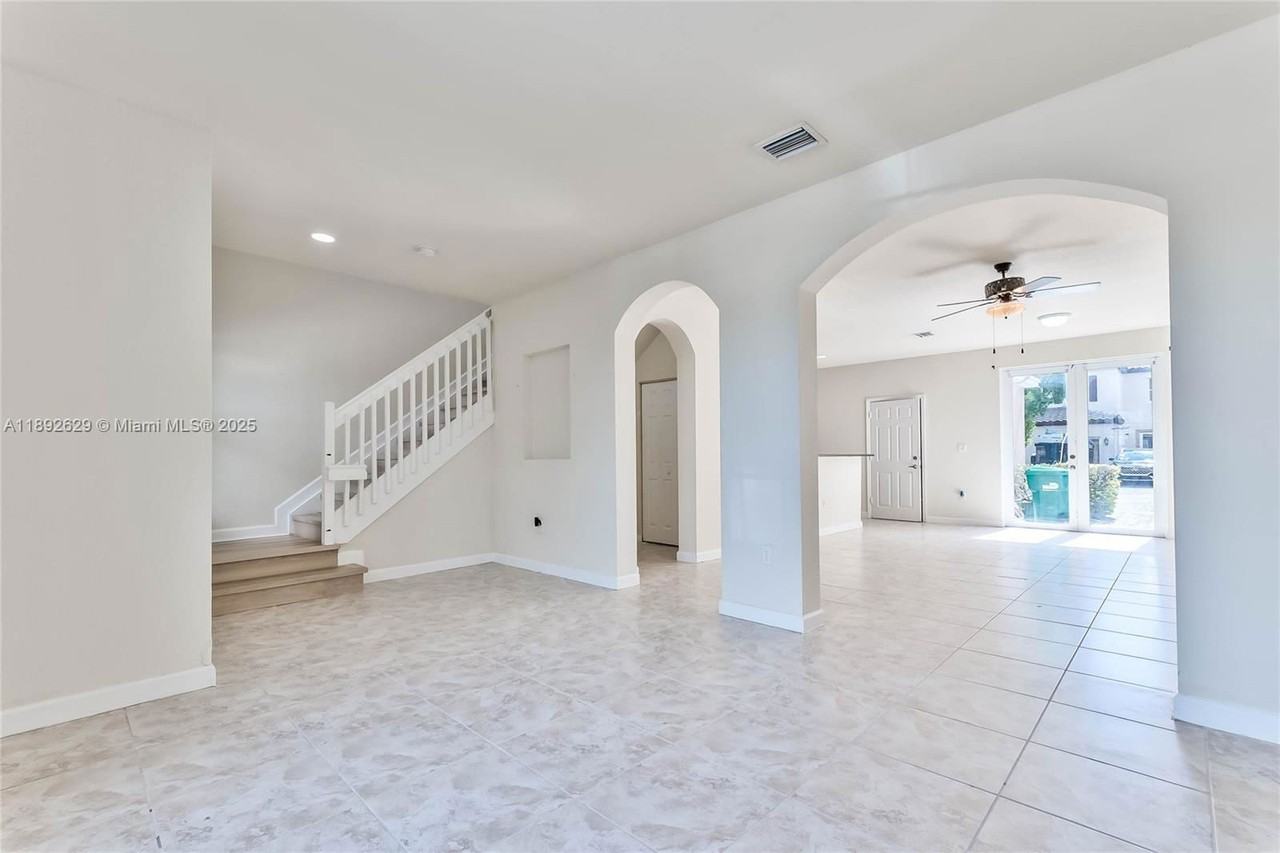 17062 Sw 95th Ter - Photo 4 of 8