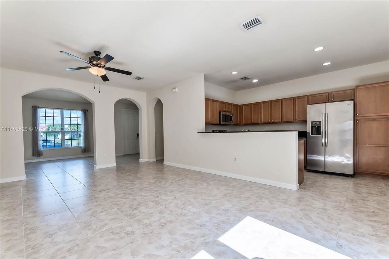 17062 Sw 95th Ter - Photo 6 of 8