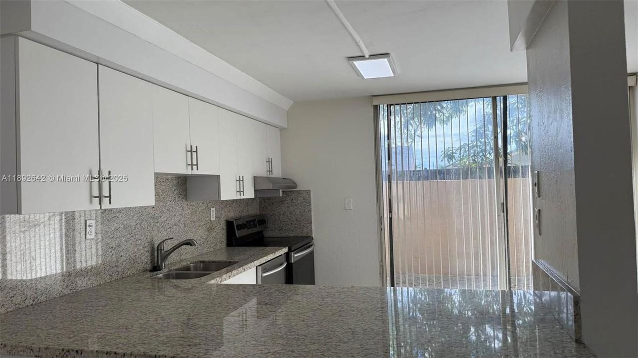 20118 Sw 123rd Dr - Photo 2 of 8