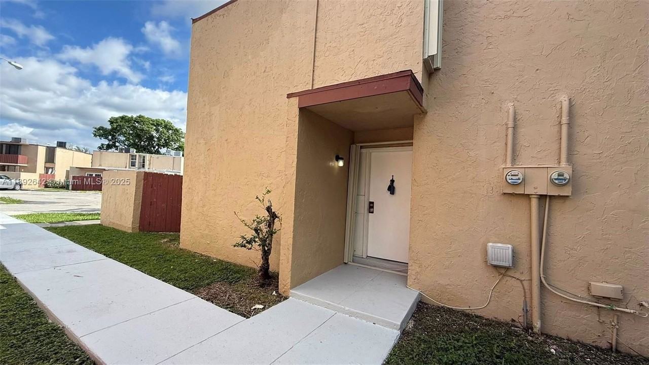 20118 Sw 123rd Dr - Photo 4 of 8