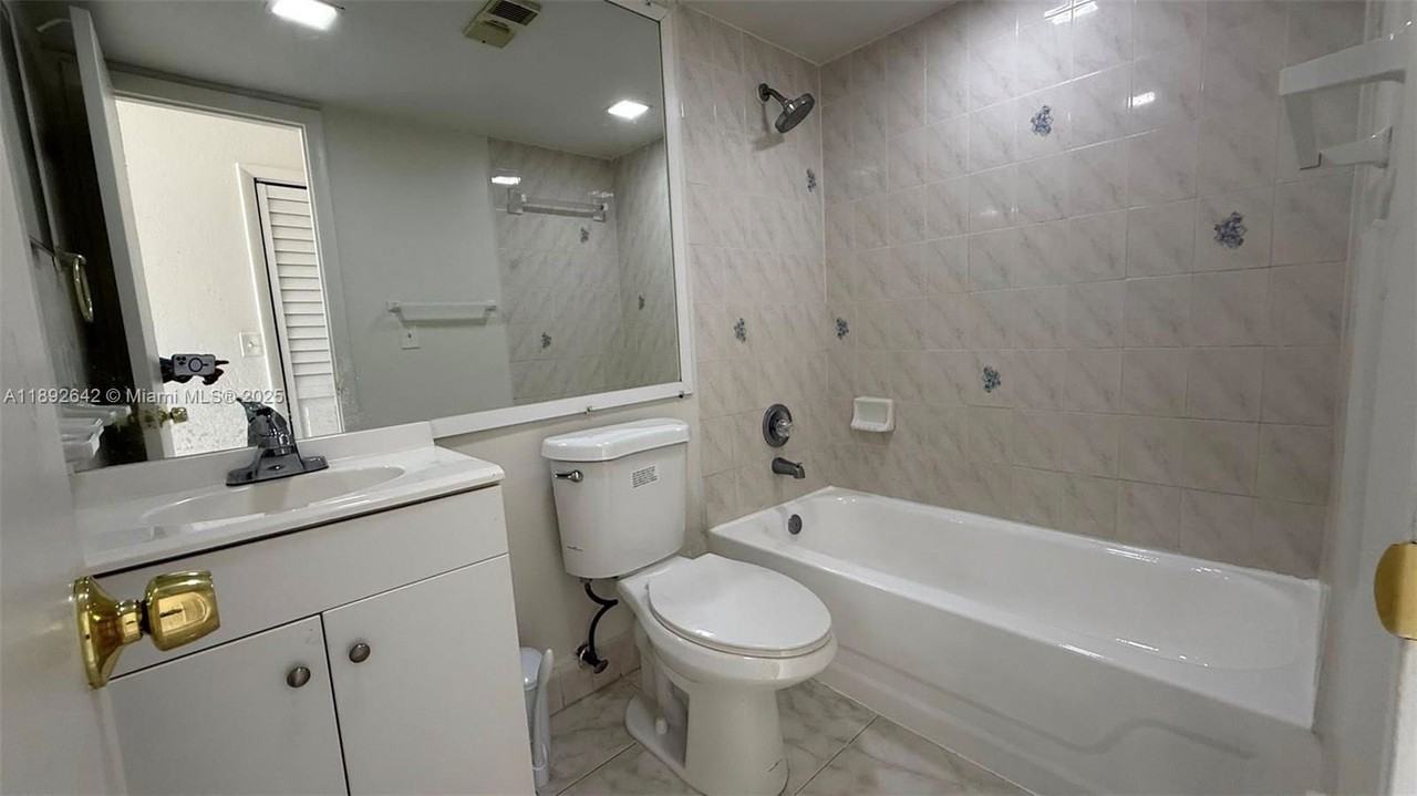 20118 Sw 123rd Dr - Photo 6 of 8