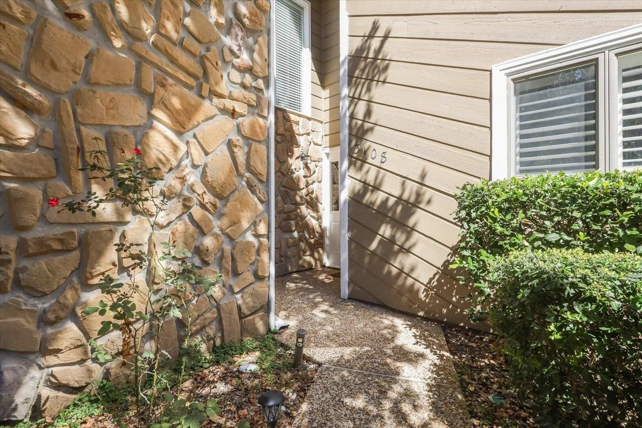 3108 Ironwood Dr - Photo 3 of 50