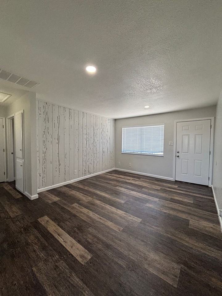 Garden Living Homes - Photo 2 of 9