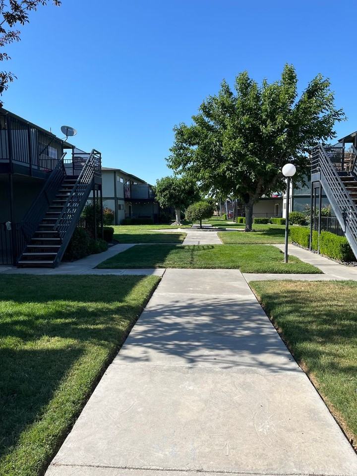 Garden Living Homes - Photo 7 of 9