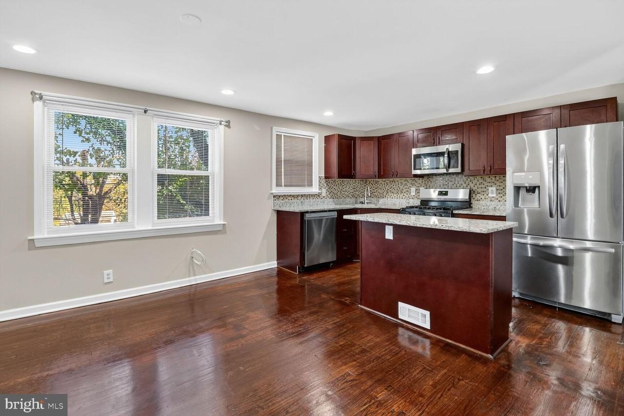 3814 Erdman Ave - Photo 4 of 15