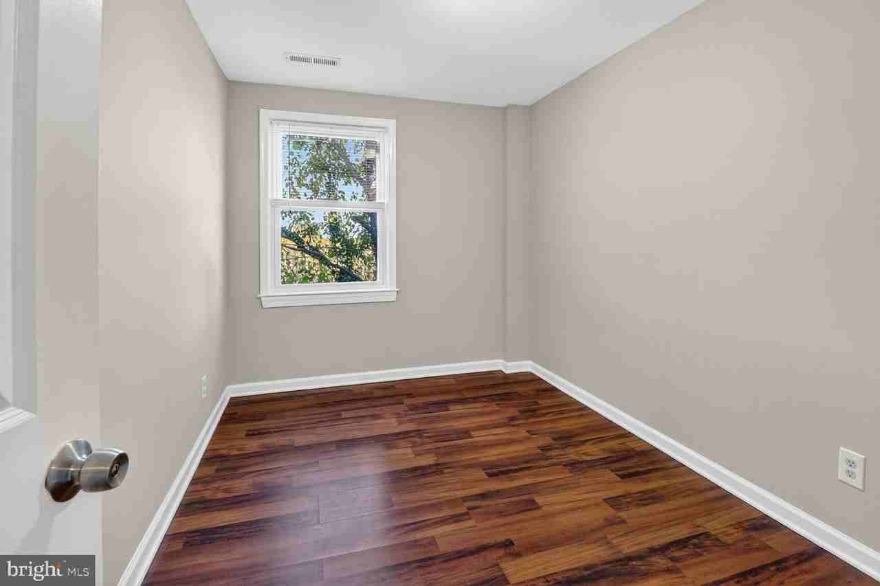 3814 Erdman Ave - Photo 7 of 15