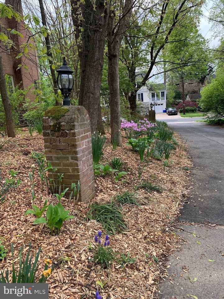 6315 Kenhowe Dr - Photo 4 of 50