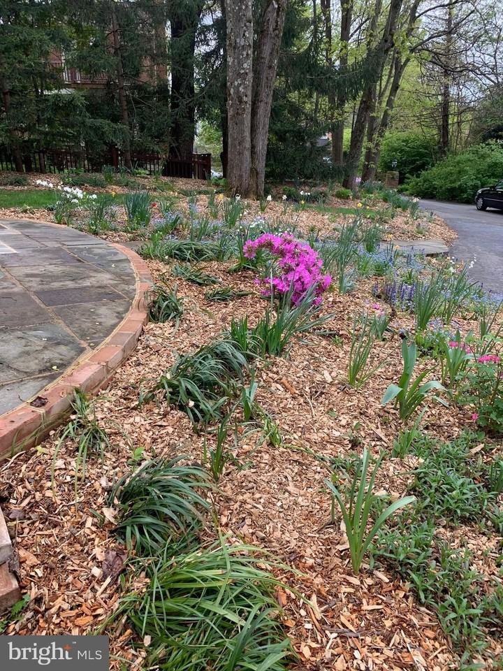 6315 Kenhowe Dr - Photo 5 of 50