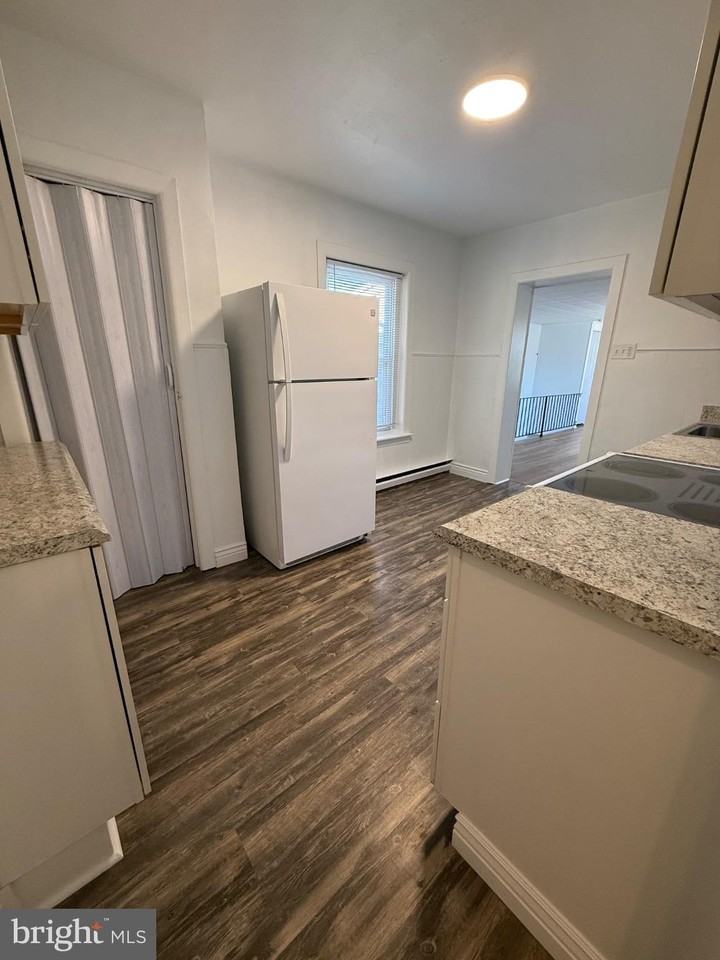 33 E 4th St - Photo 5 of 20