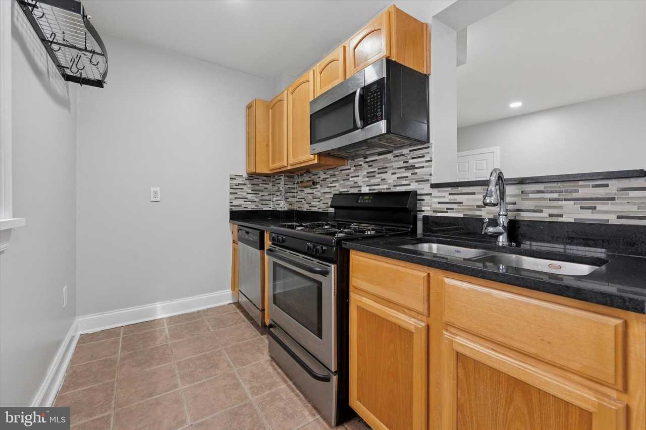 1020 South Bouvier Street - Photo 6 of 15