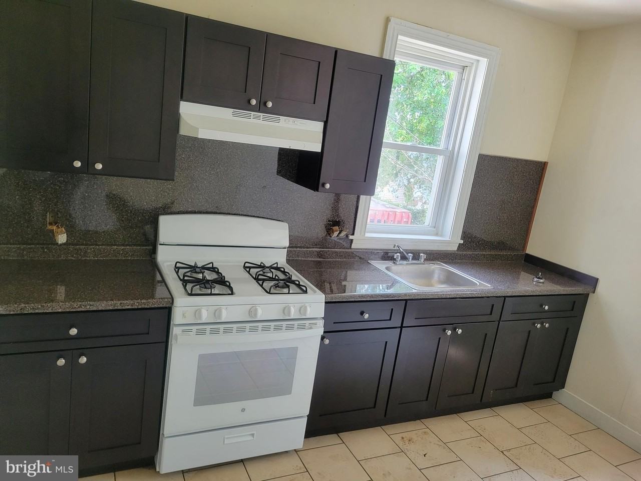 430EAST E High St - Photo 2 of 5