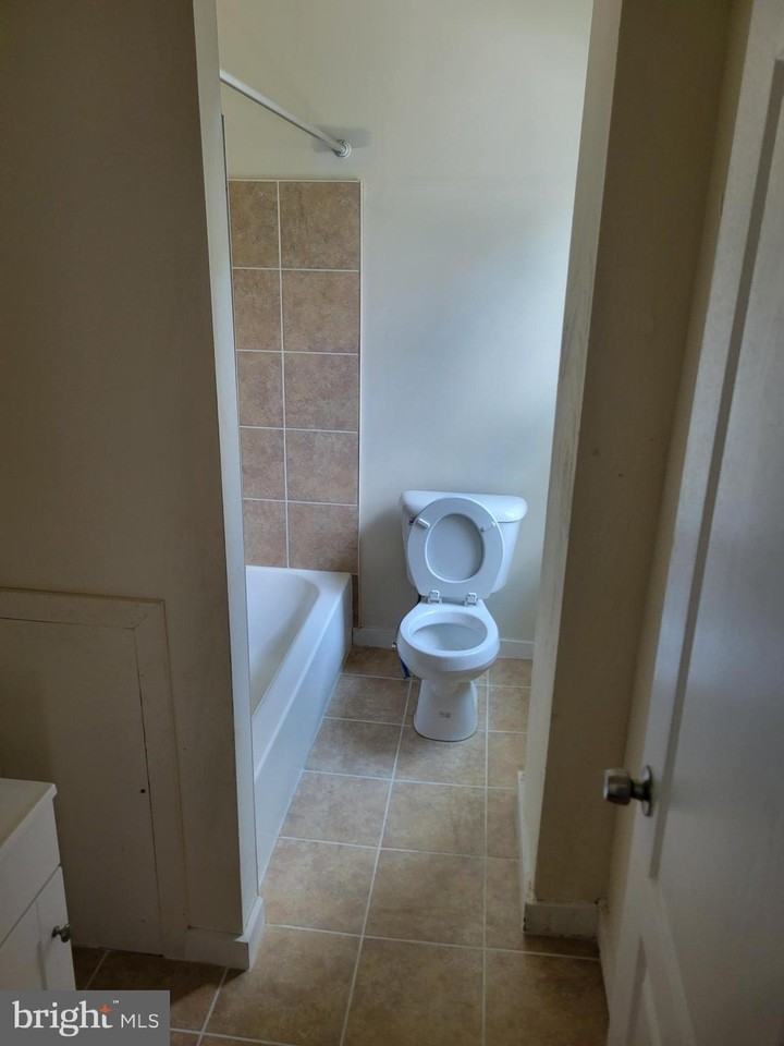 430EAST E High St - Photo 5 of 5