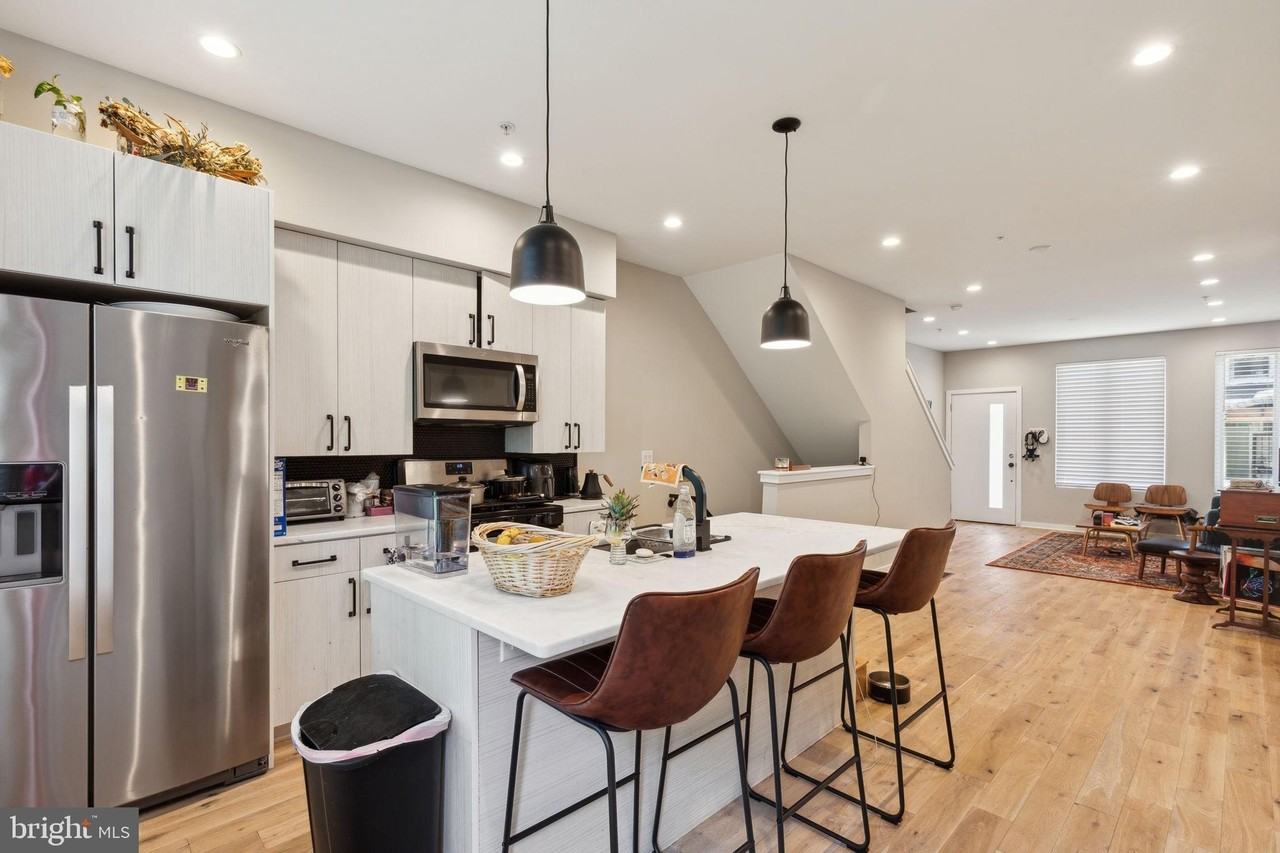 1510 North Hollywood Street - Photo 6 of 34