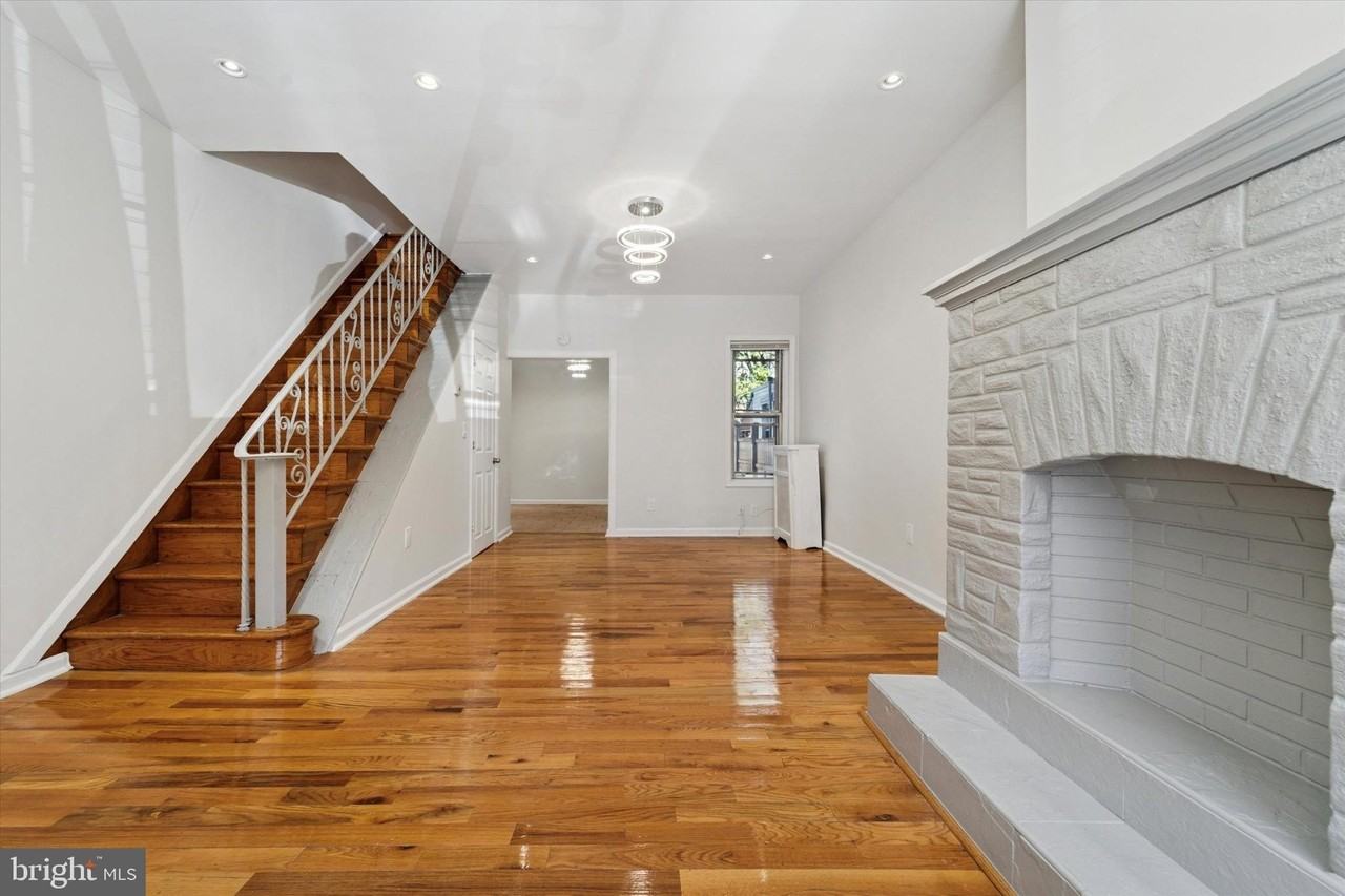 3052 Aramingo Avenue - Photo 3 of 24