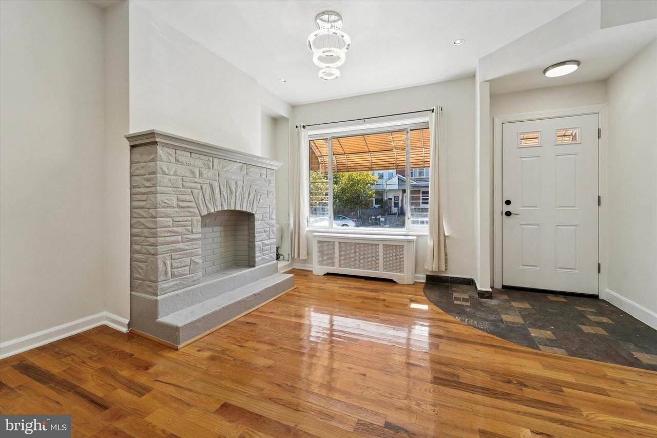 3052 Aramingo Avenue - Photo 4 of 24