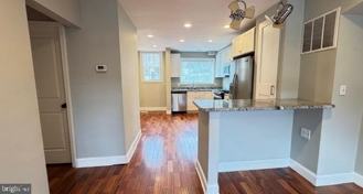 814 S Oak St - Photo 1 of 1