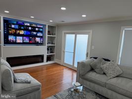 featured image of 218 South Stevenson Square