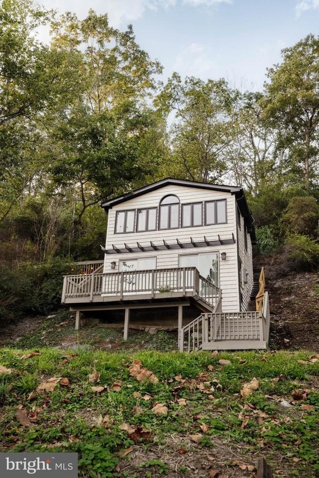 730 Bennys Beach Rd - Photo 4 of 44