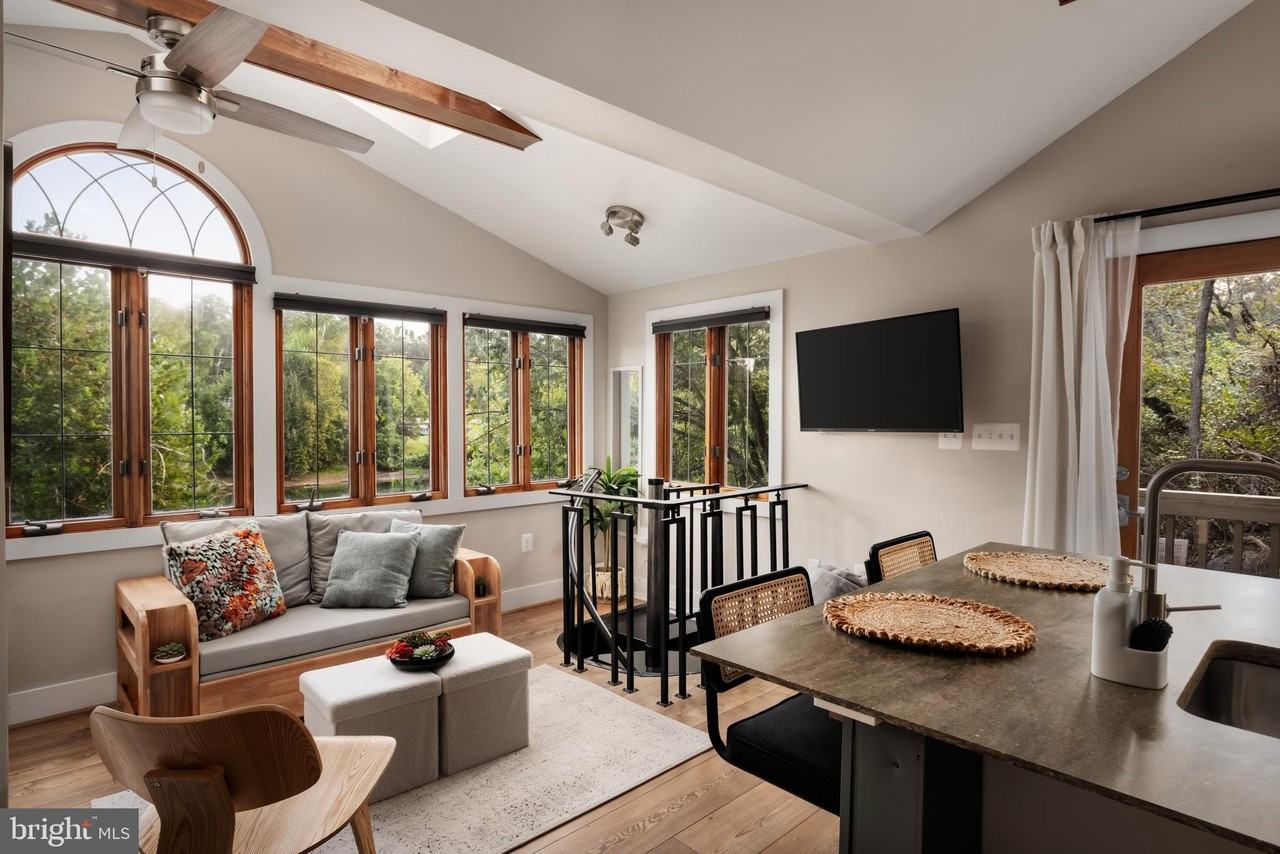 730 Bennys Beach Rd - Photo 6 of 44