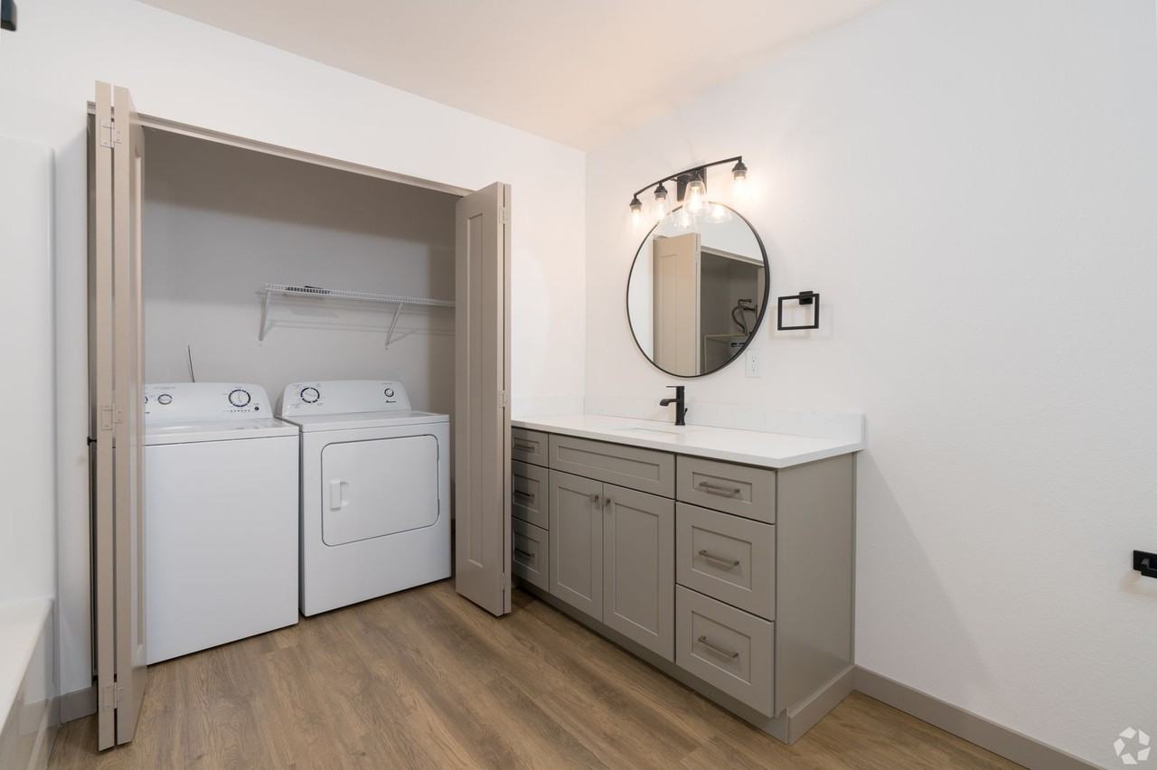 102 E Farwell Rd #317 - Photo 6 of 7