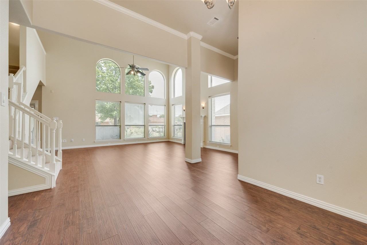 2047 Chevella Dr - Photo 4 of 35