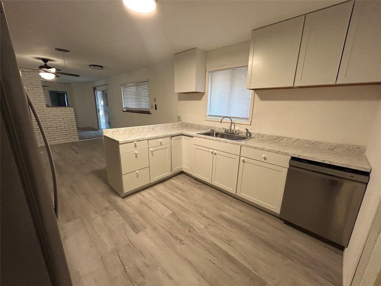 617 Forest Ln - Photo 3 of 17