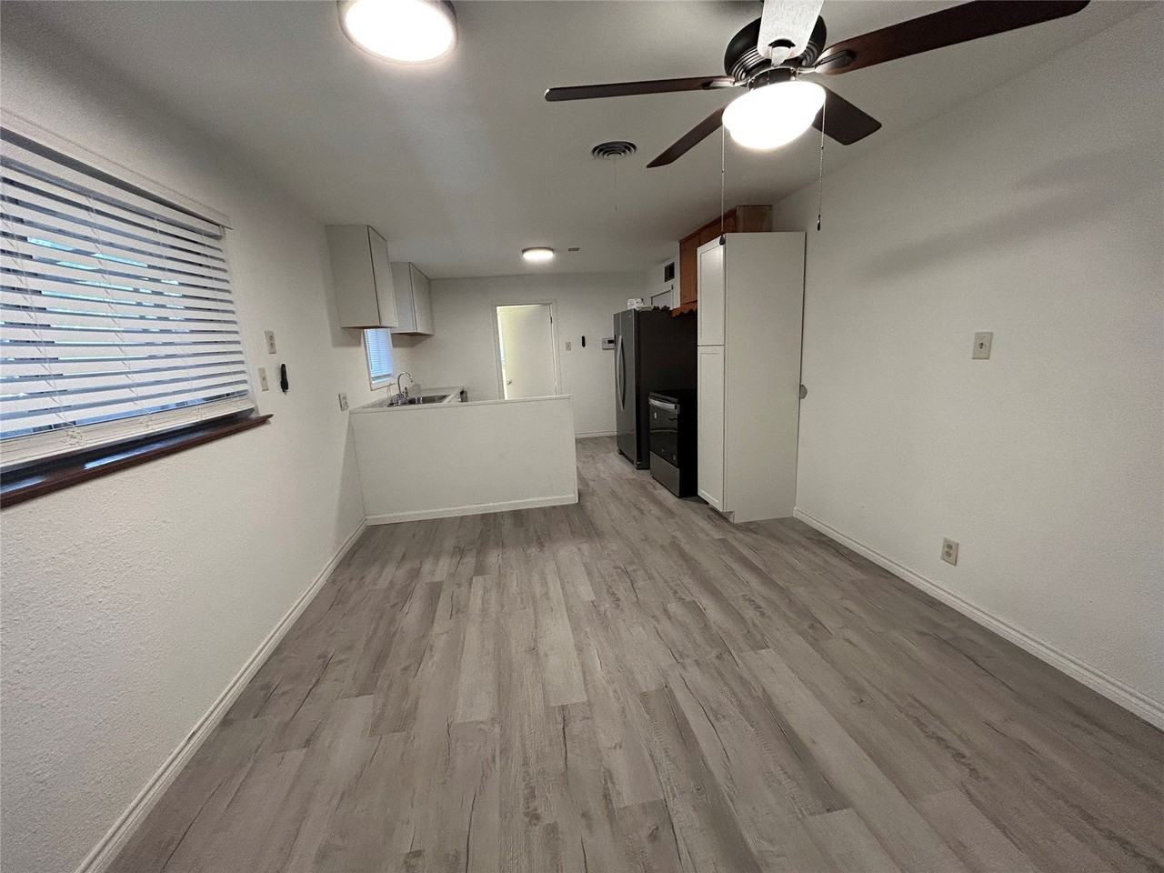 617 Forest Ln - Photo 4 of 17