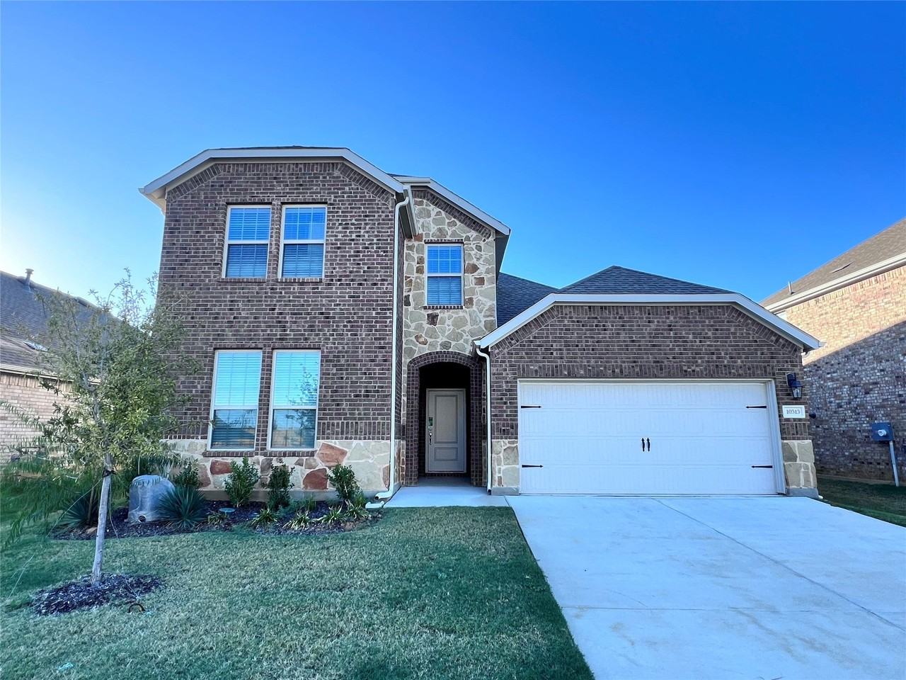 10313 Rambling Brooks Ln