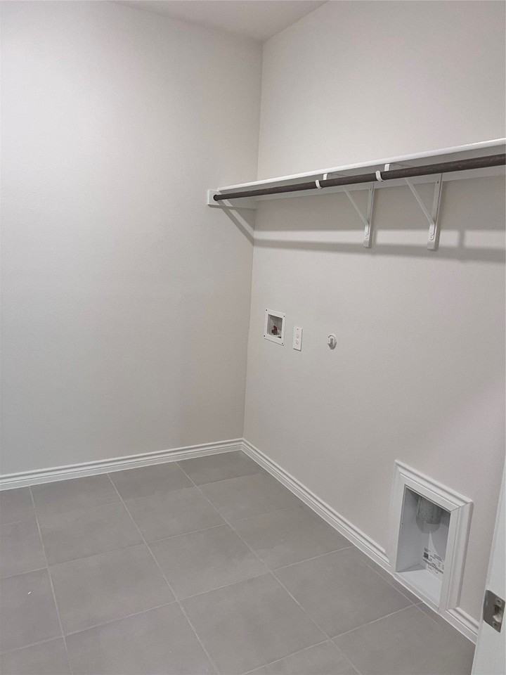 10313 Rambling Brooks Ln - Photo 6 of 17