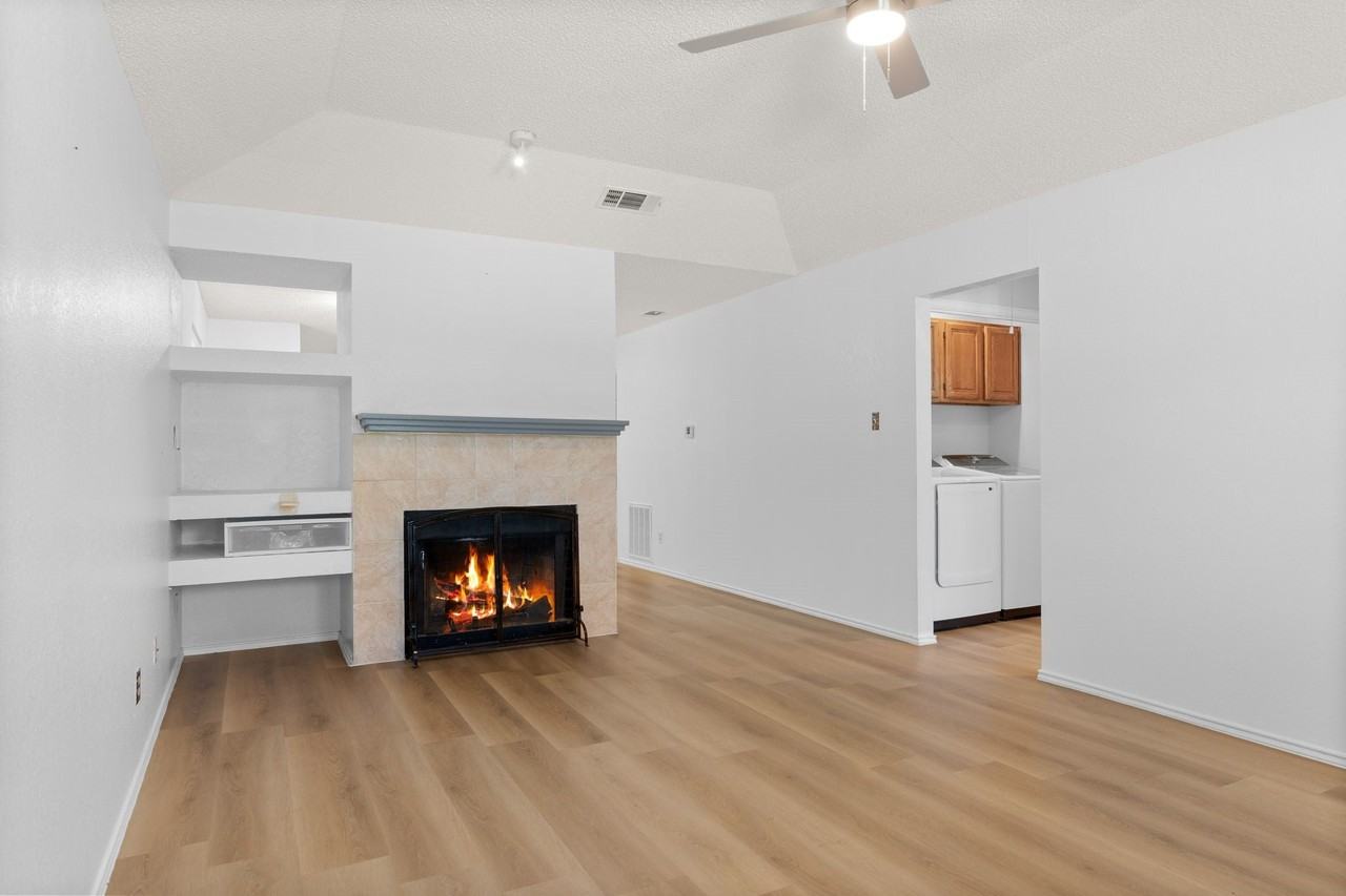 2806 London Court - Photo 7 of 33