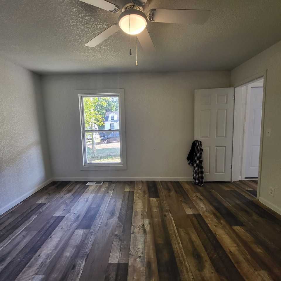 825 Cedar St - Photo 6 of 16