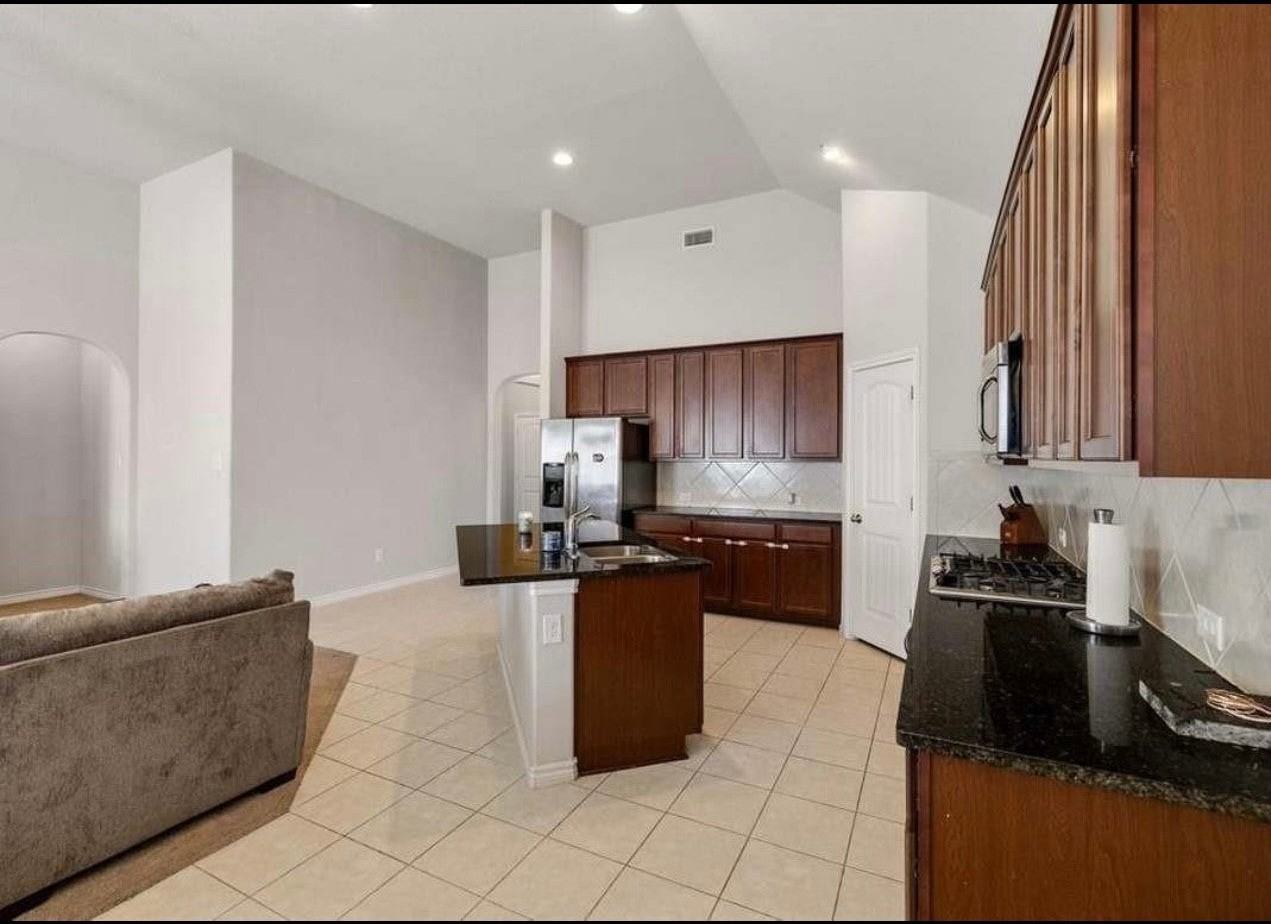 1212 Trumpet Drive - Photo 3 of 9