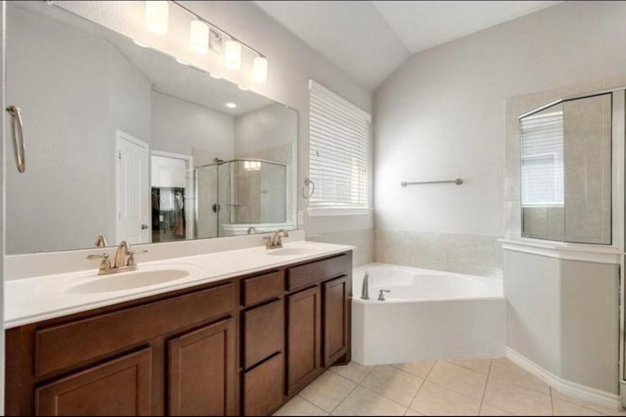 1212 Trumpet Drive - Photo 5 of 9