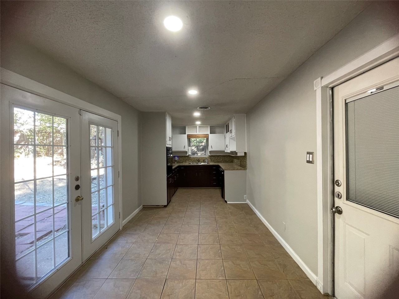 7025 Lowery Ln - Photo 2 of 14