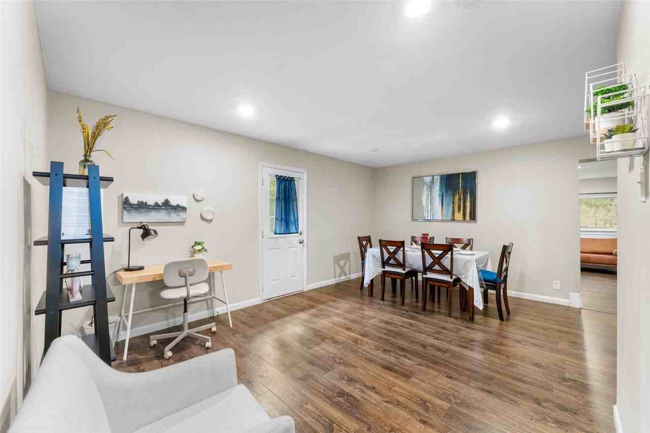 2426 Cloverdale Street - Photo 2 of 16