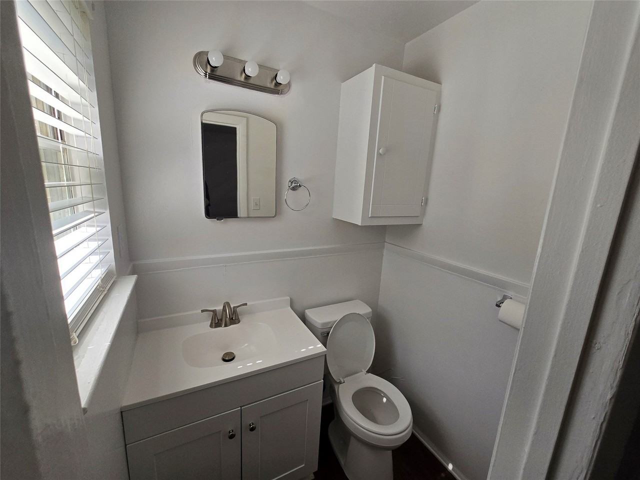 1806 Friar Tuck Dr - Photo 5 of 17