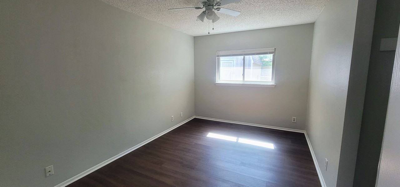 1331 Bayou Dr - Photo 2 of 7