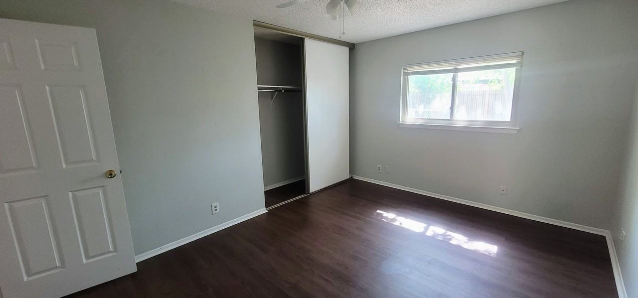 1331 Bayou Dr - Photo 4 of 7