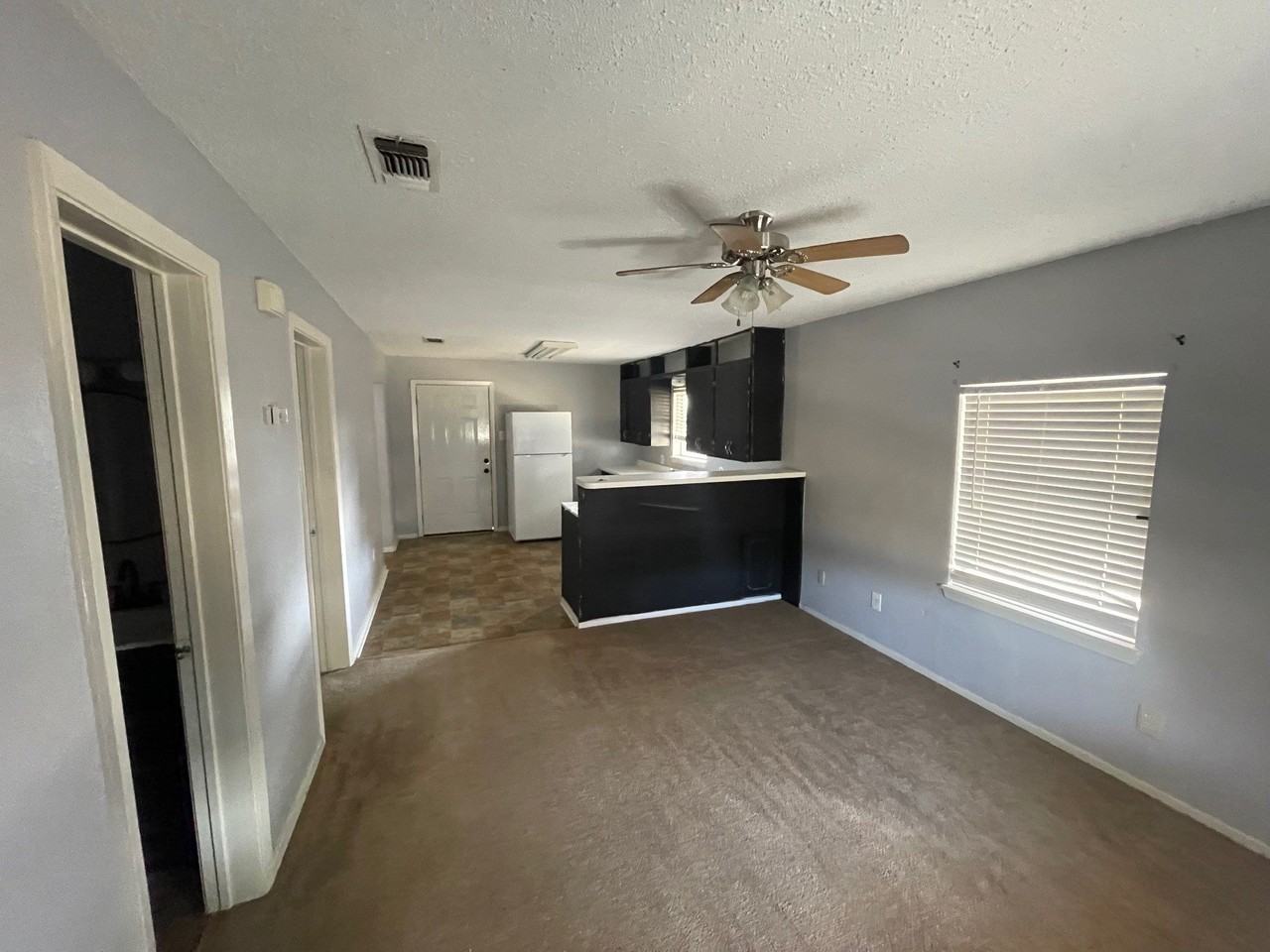 712 Narrow St - Photo 3 of 14