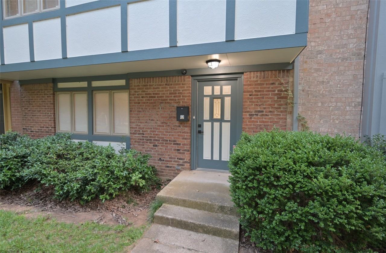 378 Westview Ter - Photo 3 of 40