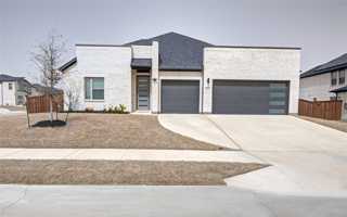 featured image of 1632 Fallingwater Trl
