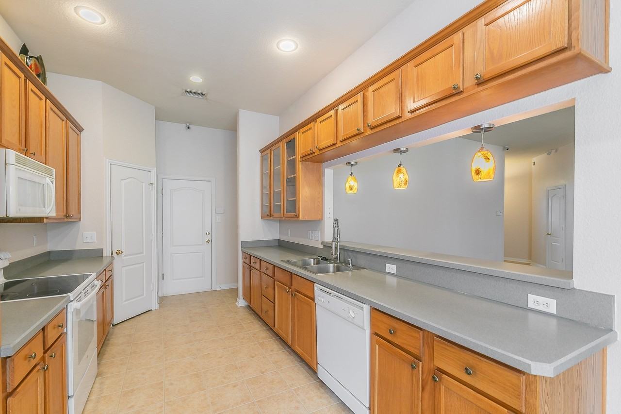 4316 Wood Stone Cir - Photo 7 of 40